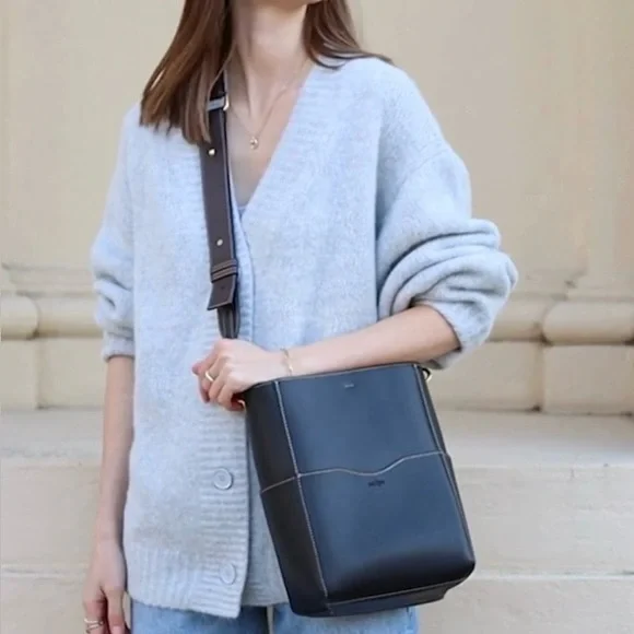 AALLYN Jordan Leather Bucket Bag - Picture 14 of 15